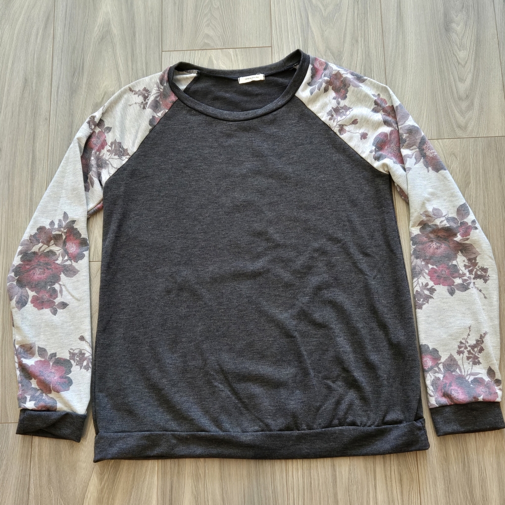 12 PM By Mon Ami Long Sleeve Shirt Womens Medium Gray With Floral Sleeves